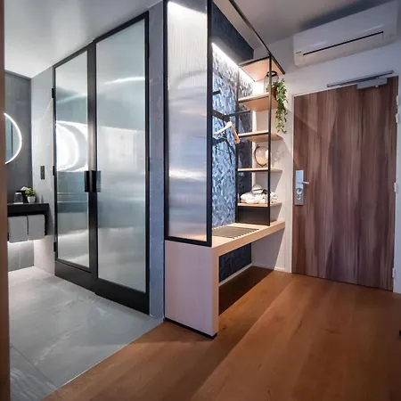 Paxton Paris Mlv