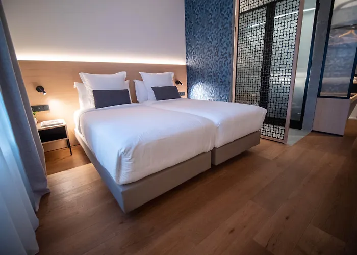 Paxton Paris Mlv Hotel